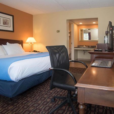Colonnade Inn Lyndonville Eksteriør billede