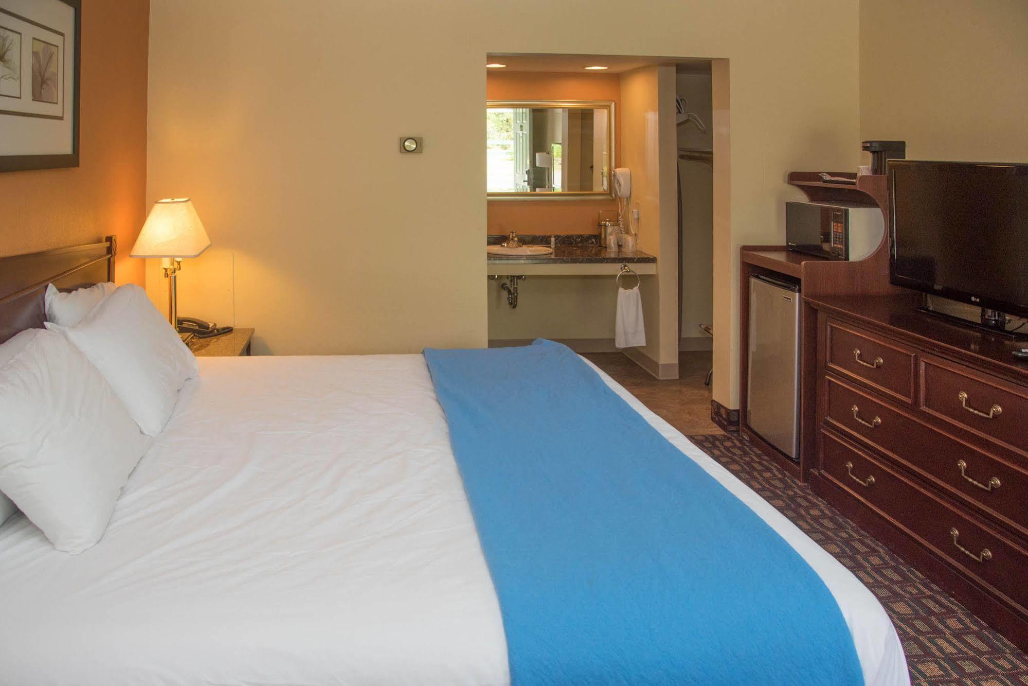 Colonnade Inn Lyndonville Eksteriør billede
